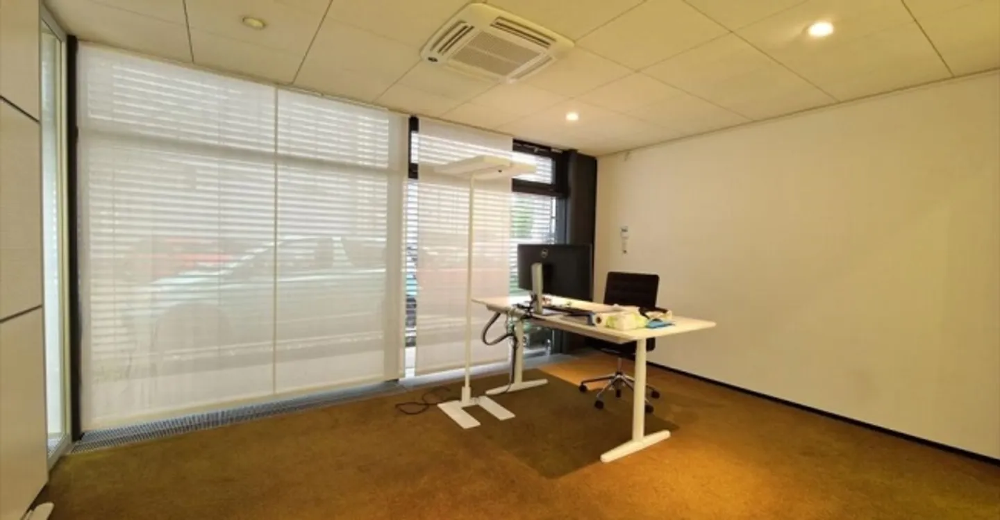 Commercial 4.5 rooms - Photo 7 of 7