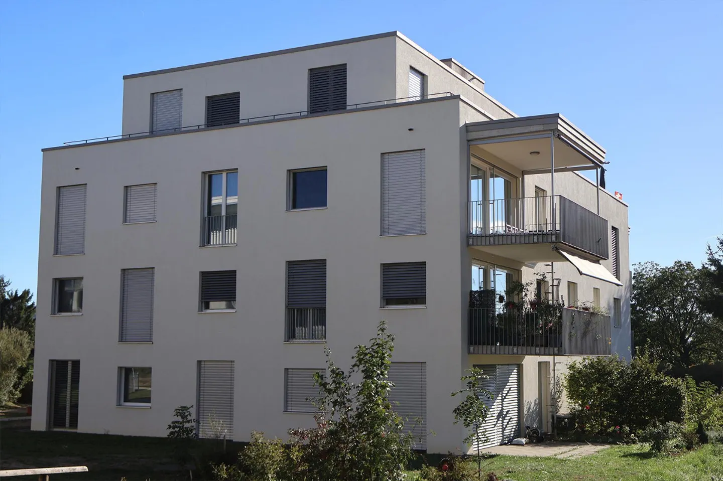 Attractive 2.5-room apartment with a view of the vineyards - Photo 1 of 16