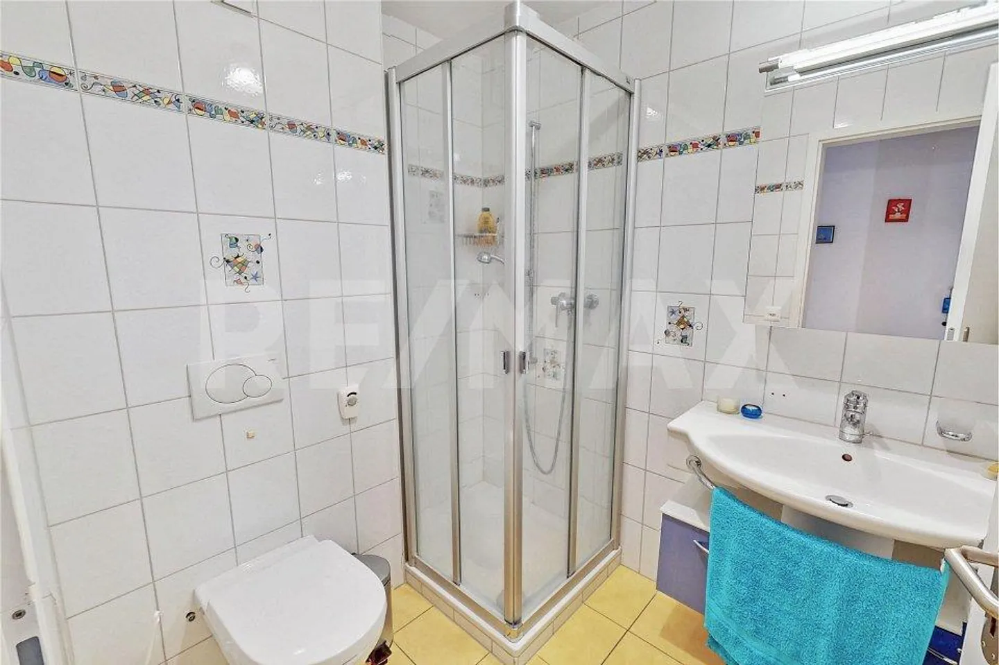 Appartamento 5½ locali, ascensore, posto auto in garage sotterraneo incluso, vista lago, balcone vetrato, grande cucina - Foto 4 di 13