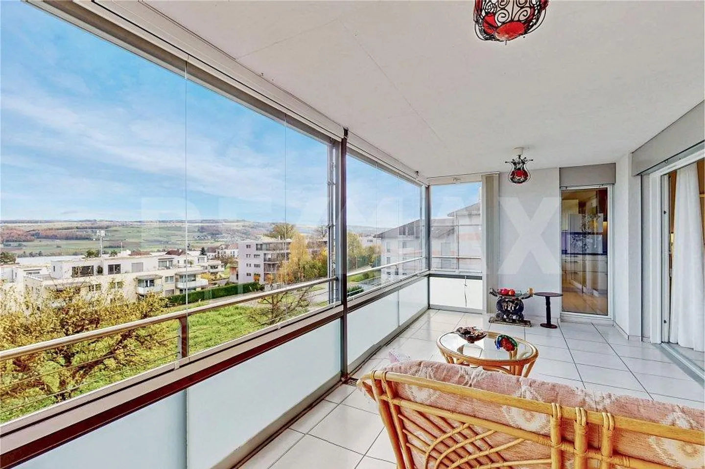 Appartamento 5½ locali, ascensore, posto auto in garage sotterraneo incluso, vista lago, balcone vetrato, grande cucina - Foto 6 di 13