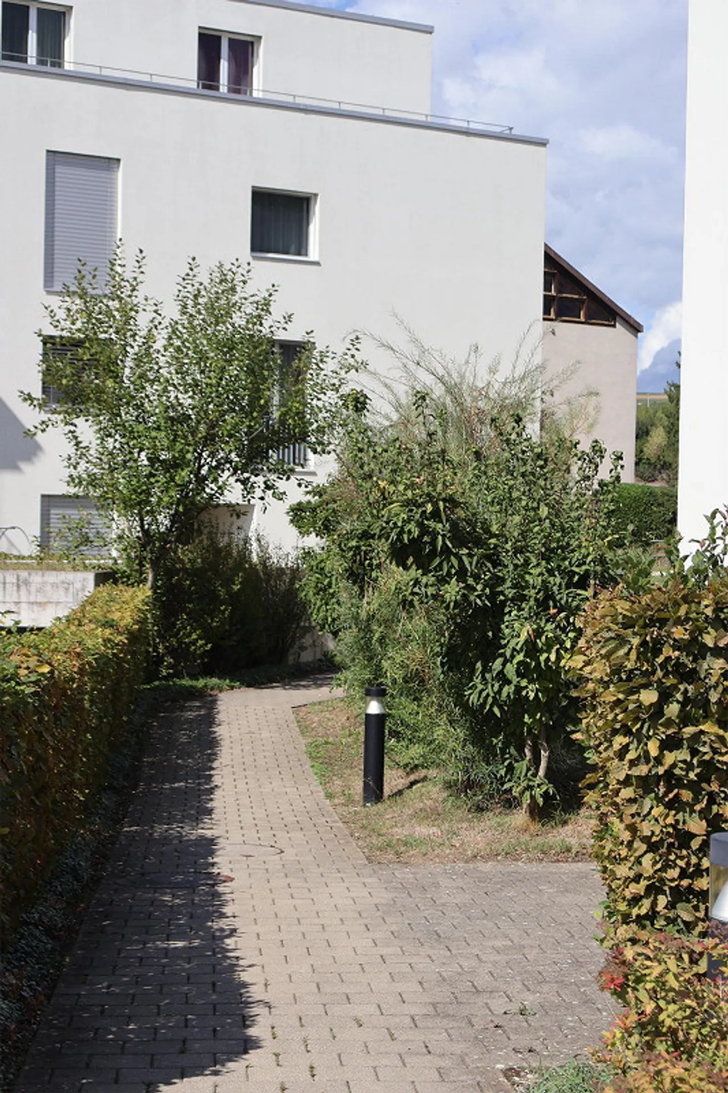 Attractive 2.5-room apartment with a view of the vineyards - Photo 6 of 16