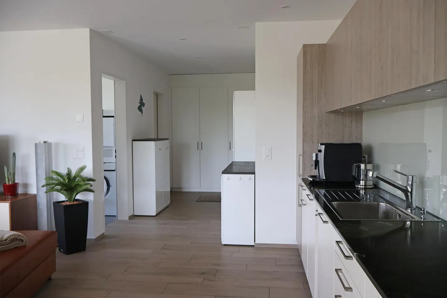 Attractive 2.5-room apartment with a view of the vineyards - Photo 7 of 16