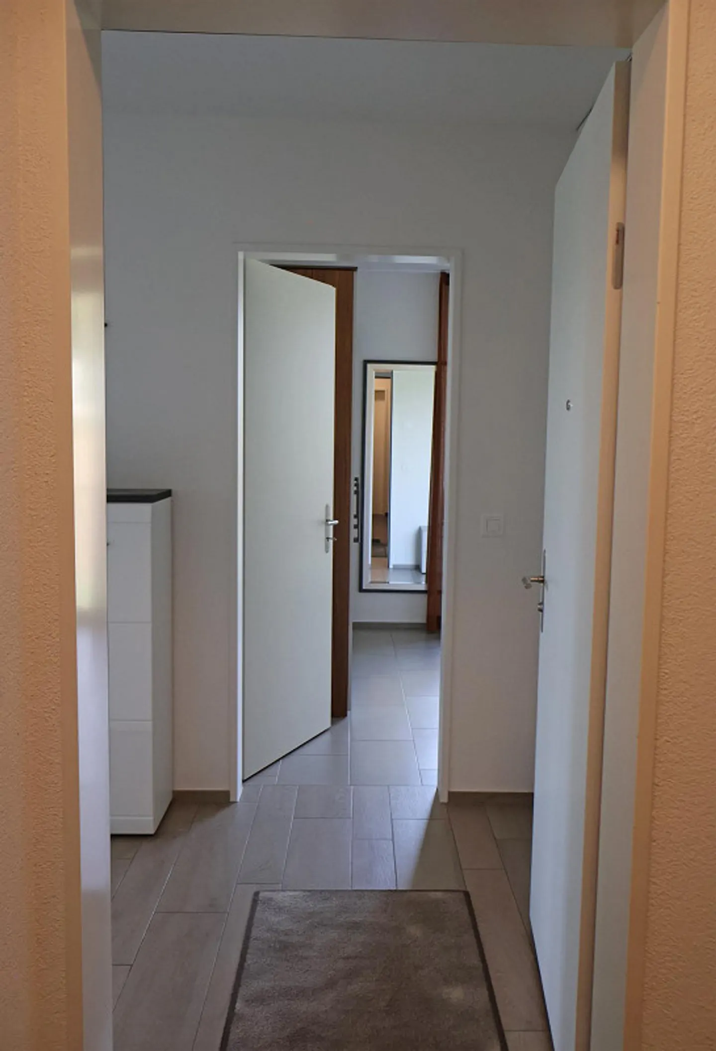 Attractive 2.5-room apartment with a view of the vineyards - Photo 9 of 16