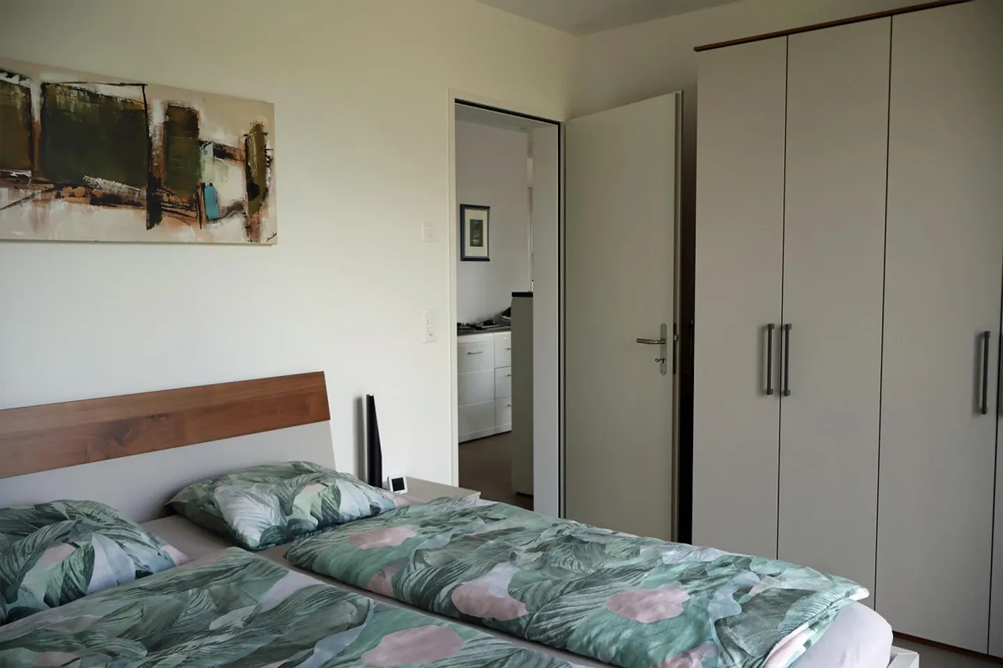 Attractive 2.5-room apartment with a view of the vineyards - Photo 10 of 16