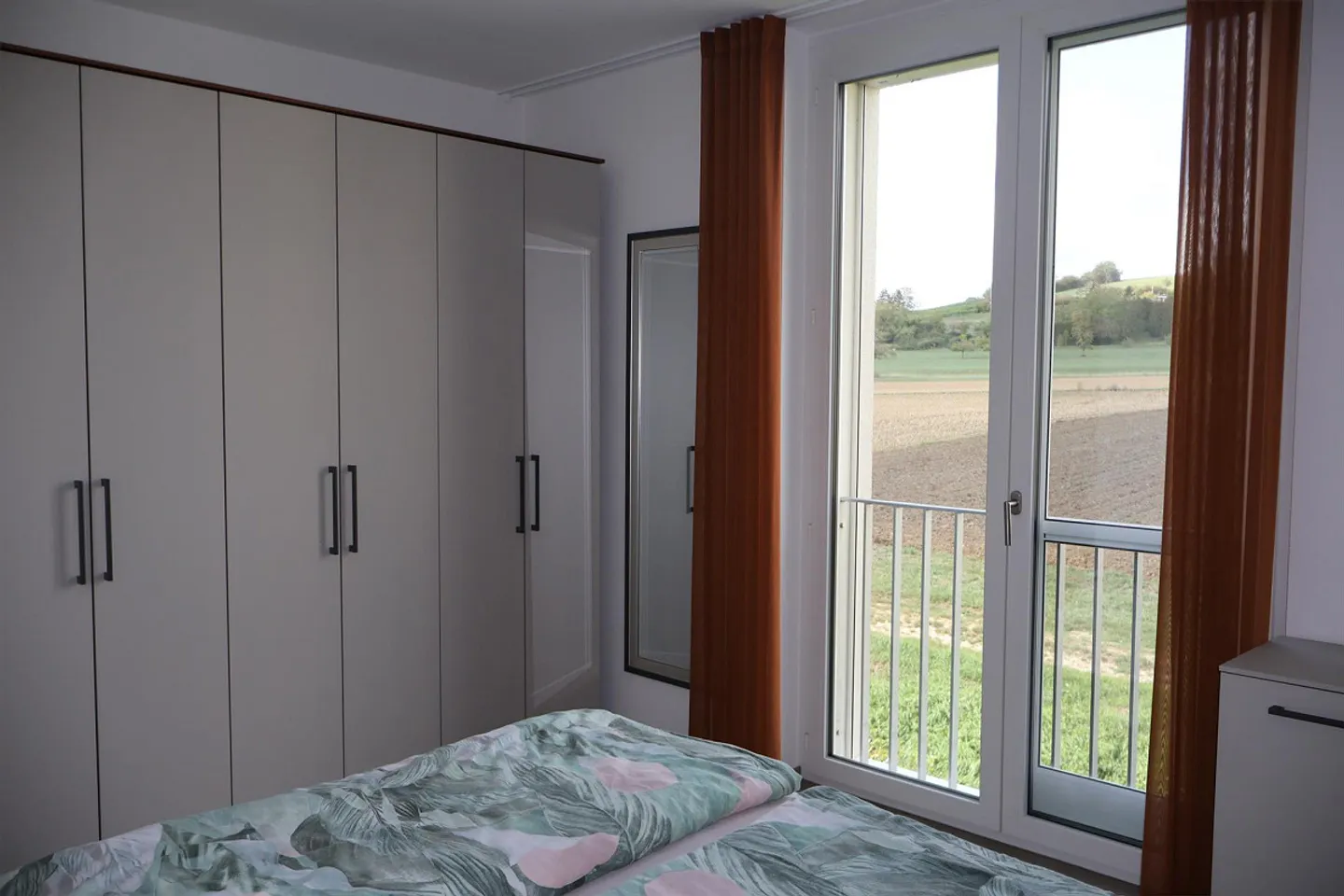 Attractive 2.5-room apartment with a view of the vineyards - Photo 11 of 16
