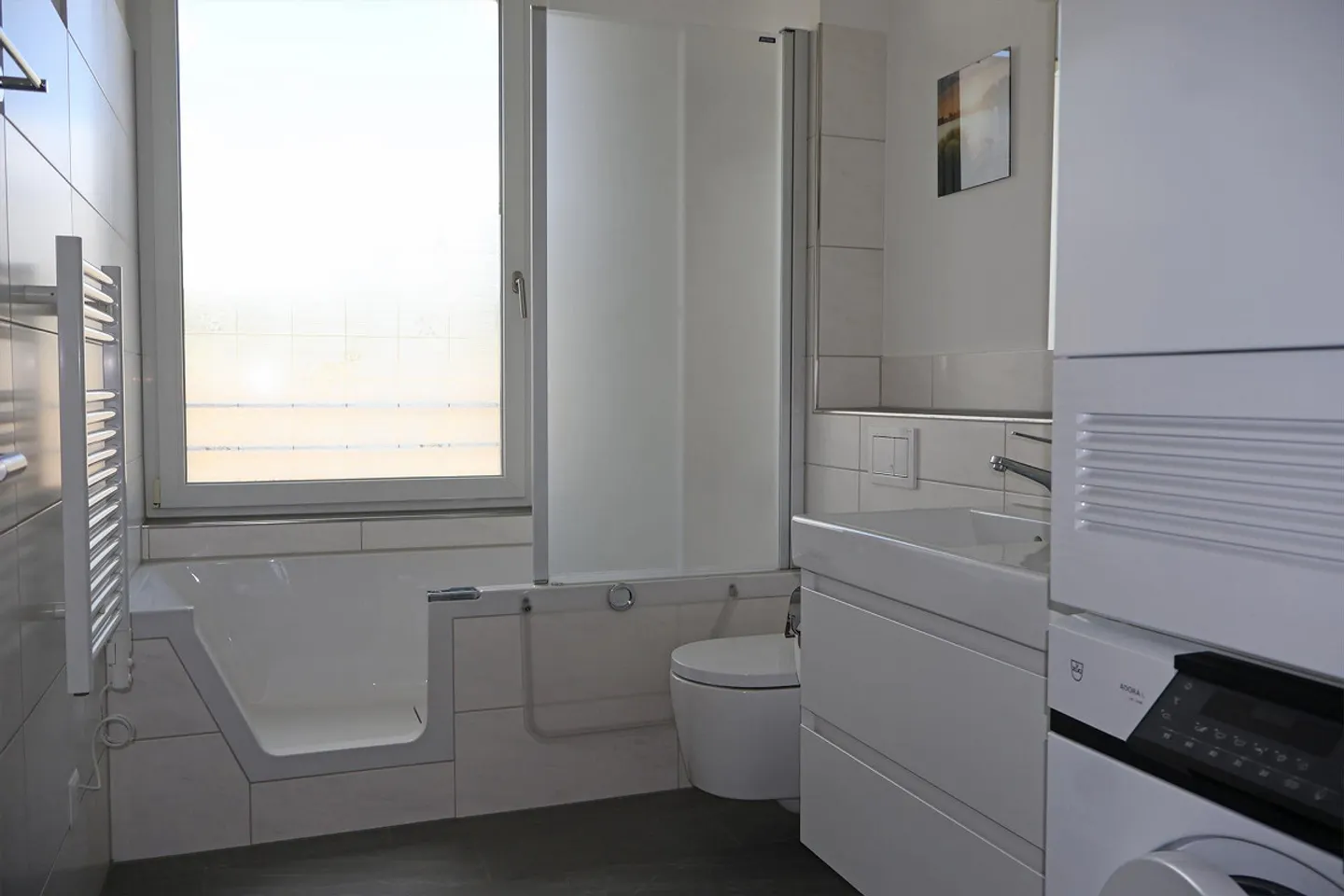 Attractive 2.5-room apartment with a view of the vineyards - Photo 12 of 16