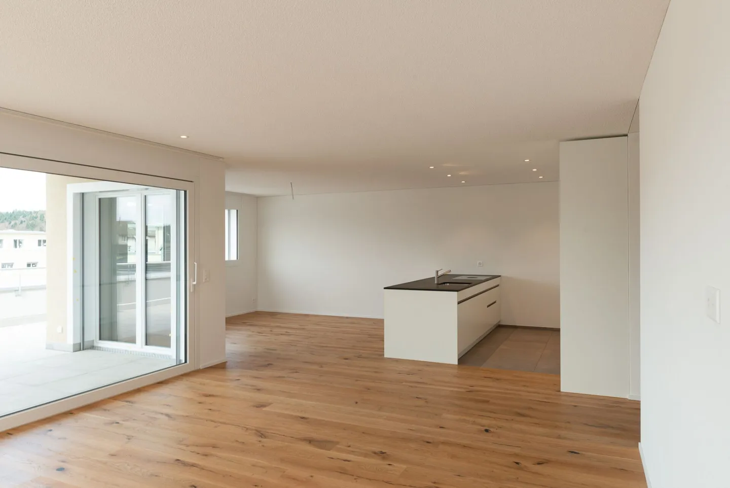 Appartement penthouse exclusif de 5,5 pièces avec terrasse spacieuse - Photo 2 sur 13