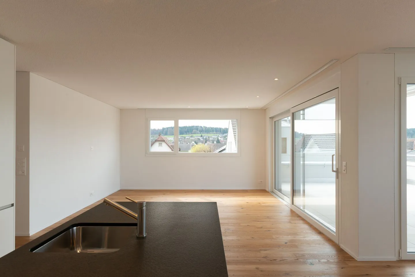 Appartement penthouse exclusif de 5,5 pièces avec terrasse spacieuse - Photo 3 sur 13