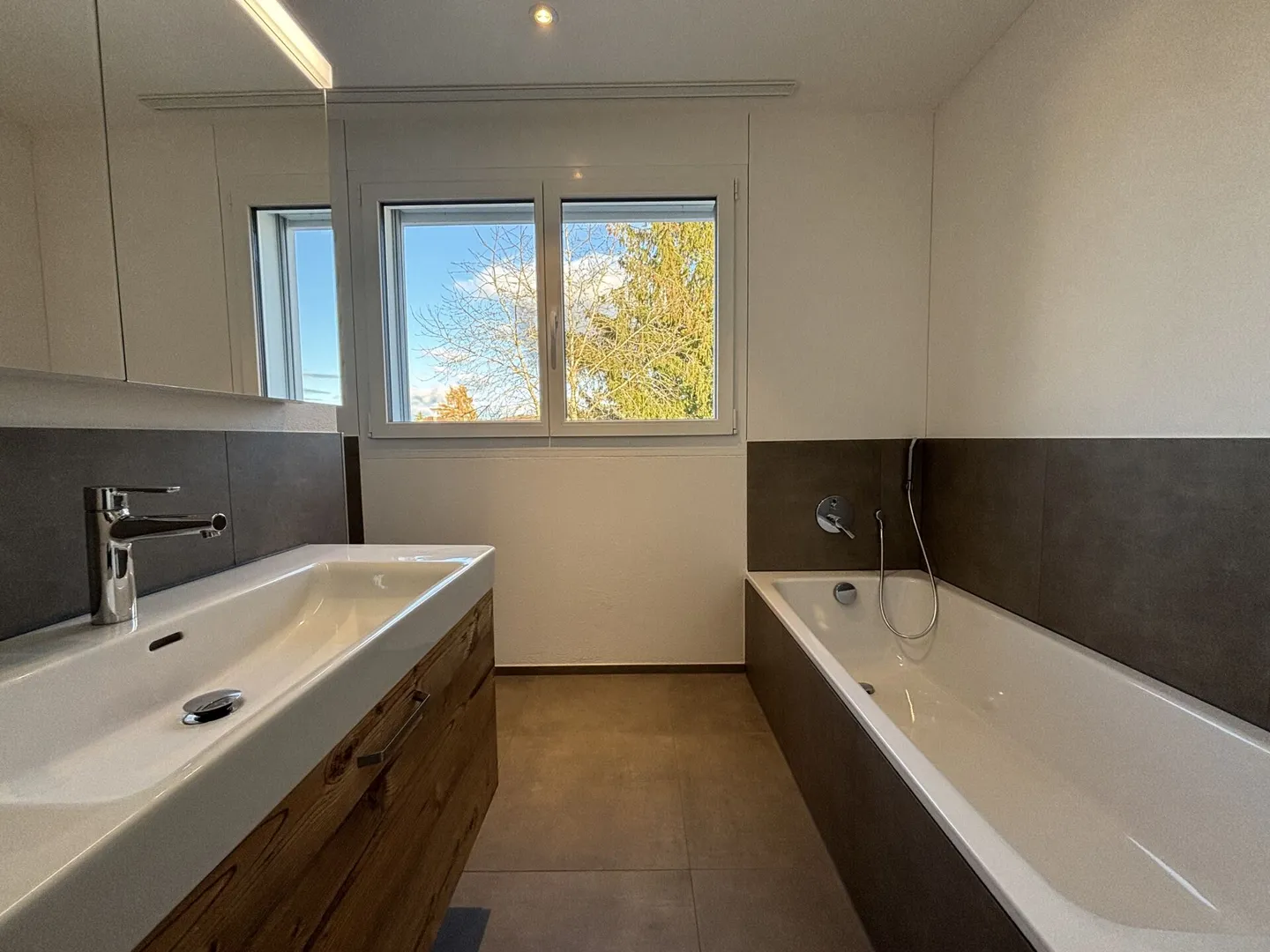 Appartement penthouse exclusif de 5,5 pièces avec terrasse spacieuse - Photo 8 sur 13