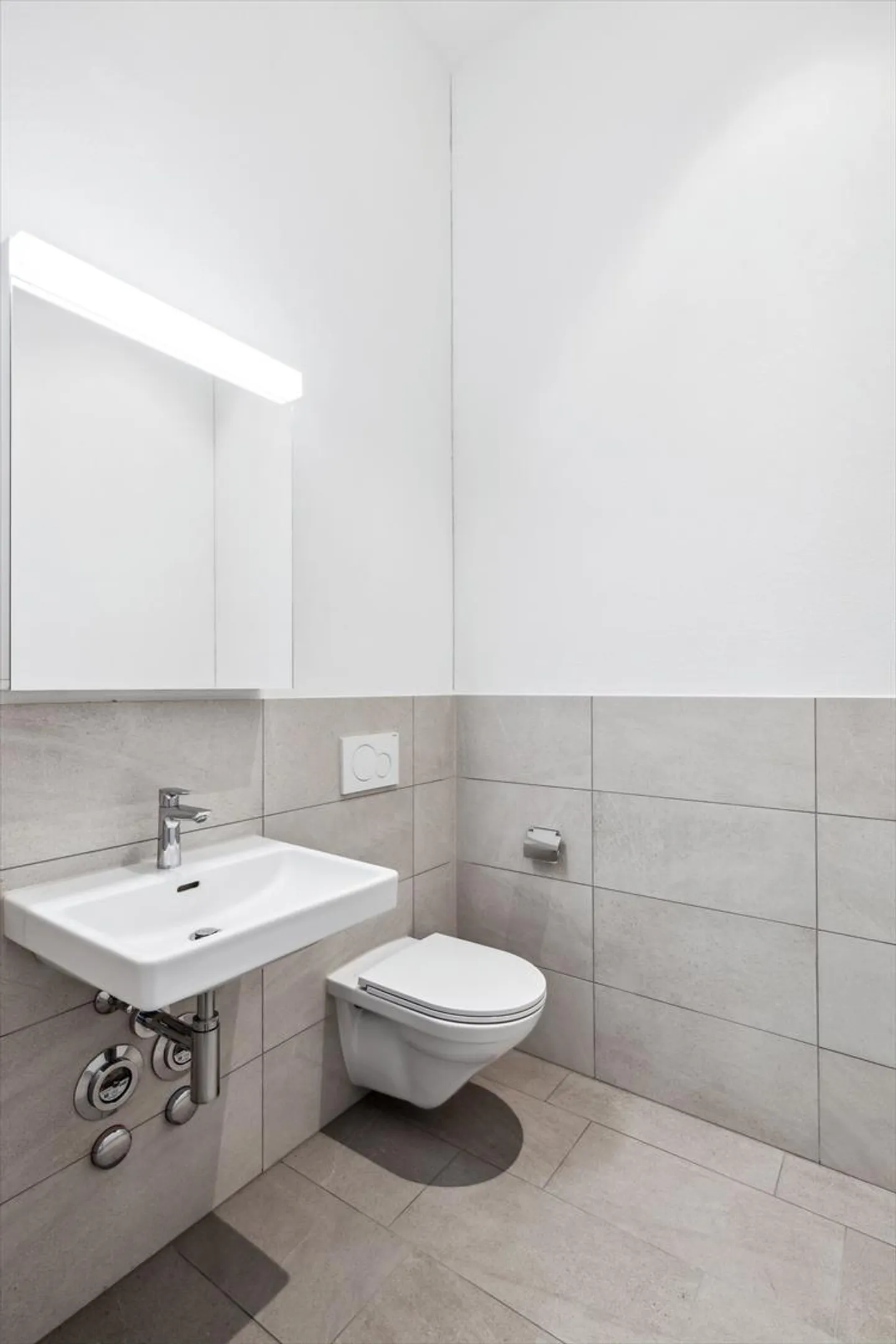 Get started here! Fully equipped, new office in a central location. - Photo 5 of 5