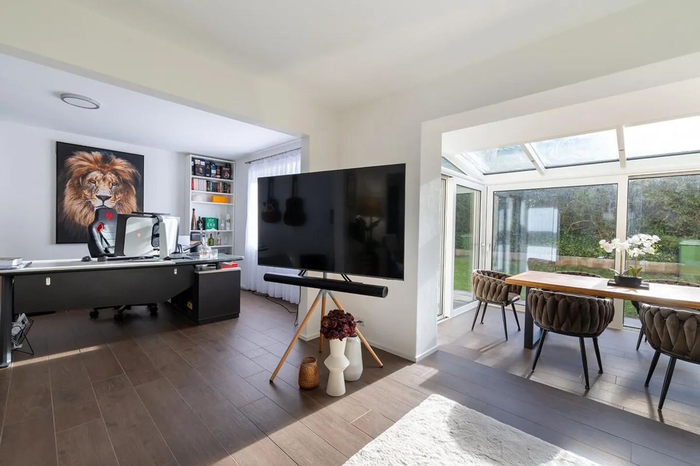 Horgen: renovated garden apartment with heated winter garden - Photo 3 of 5