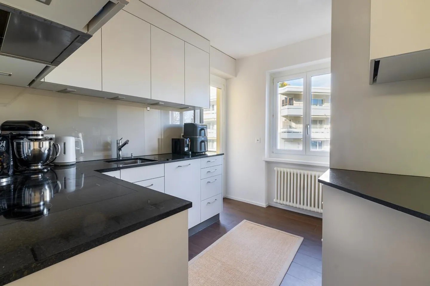 Horgen: renovated garden apartment with heated winter garden - Photo 4 of 5