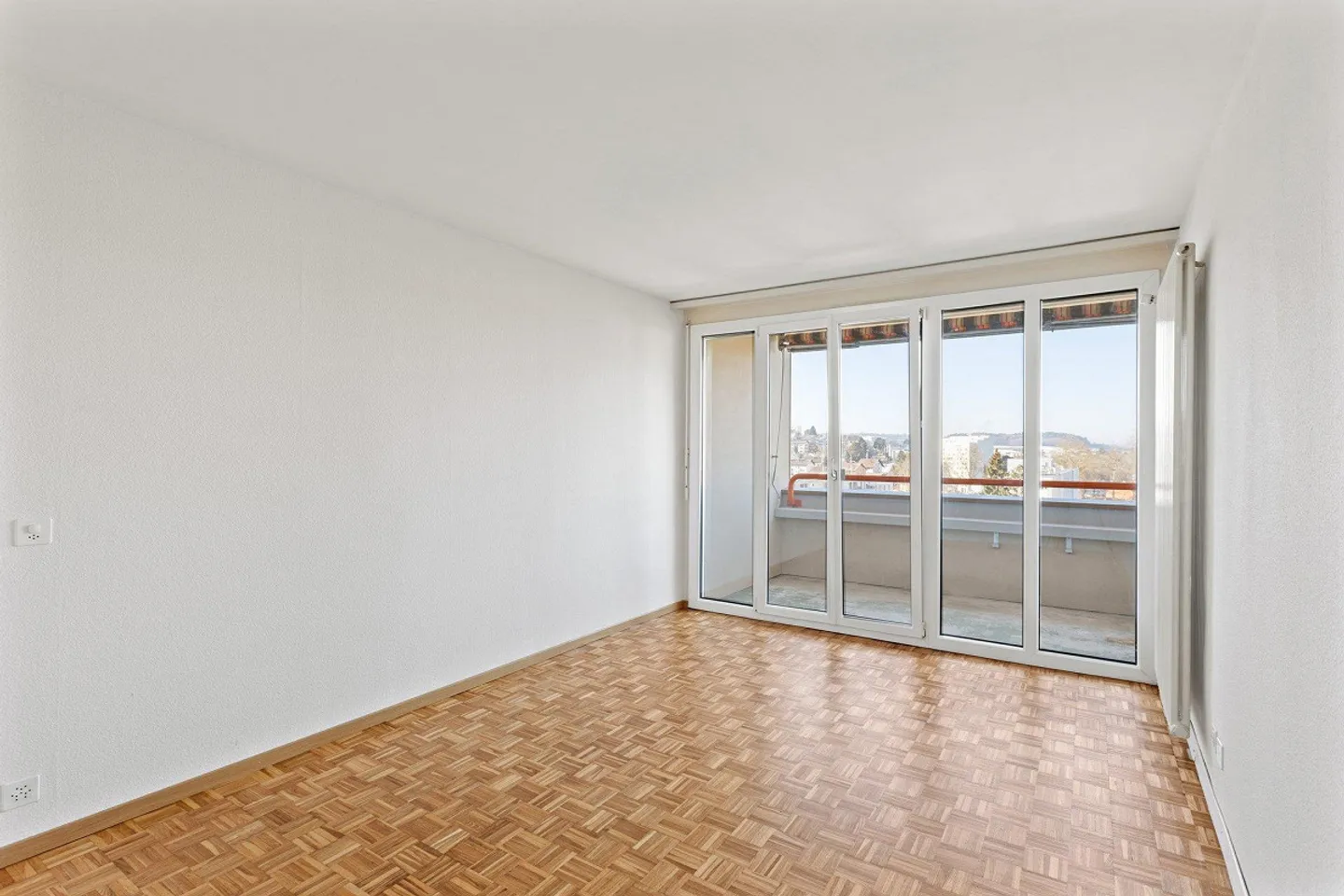 4-Zimmer-Wohnung in der Nähe aller Annehmlichkeiten - Foto 2 von 6