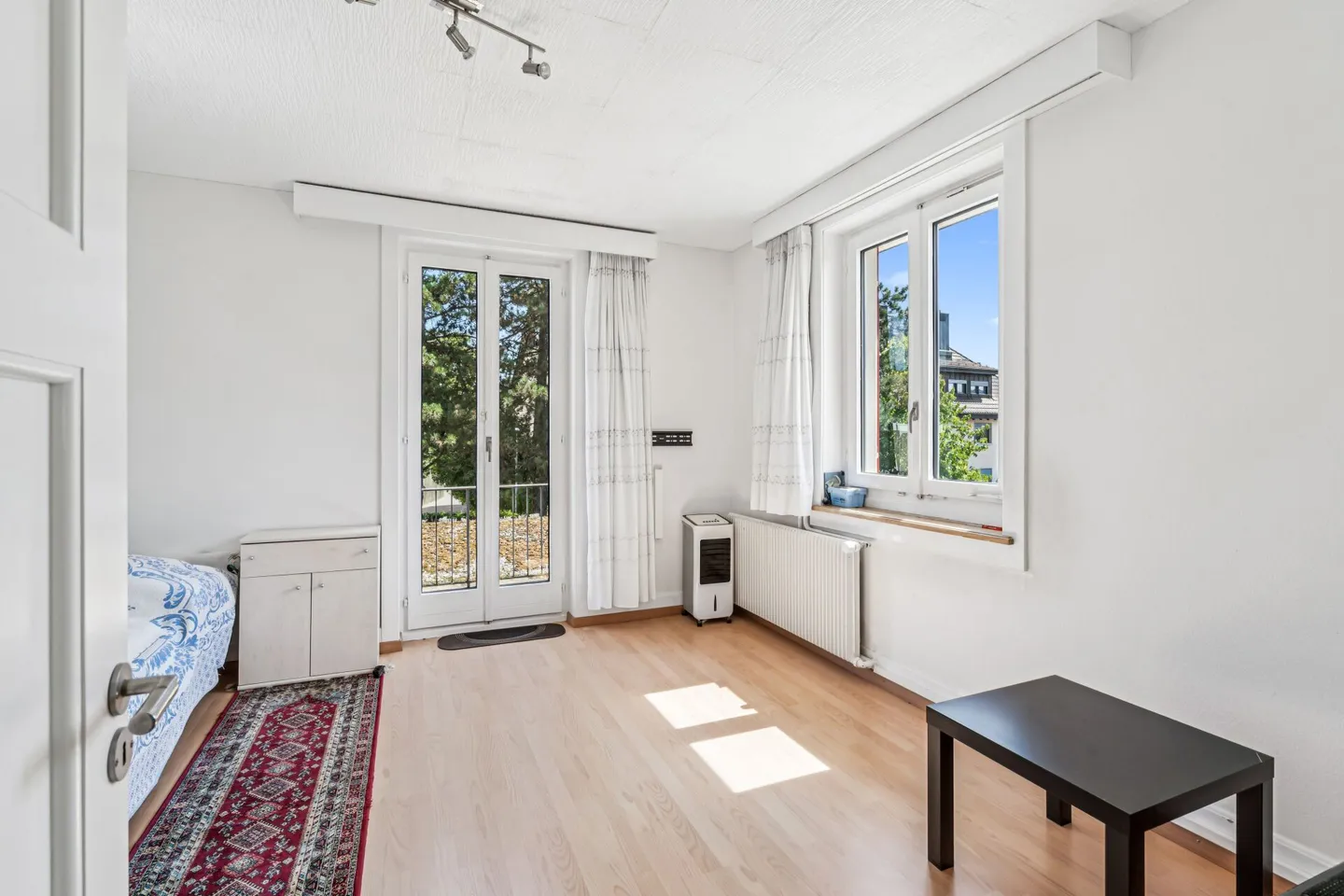 Casa unifamiliare da ristrutturare con terreno attraente - Foto 7 di 13