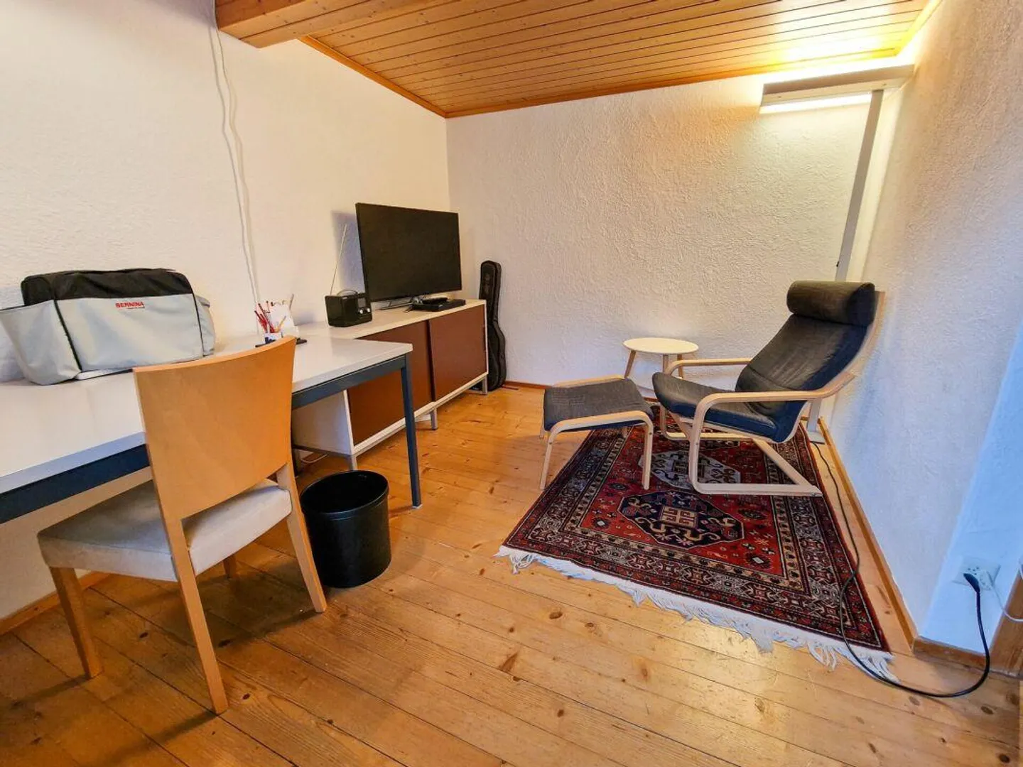 Casa in legno per famiglie con molto spazio, fascino ed energia sostenibile - Foto 13 di 18