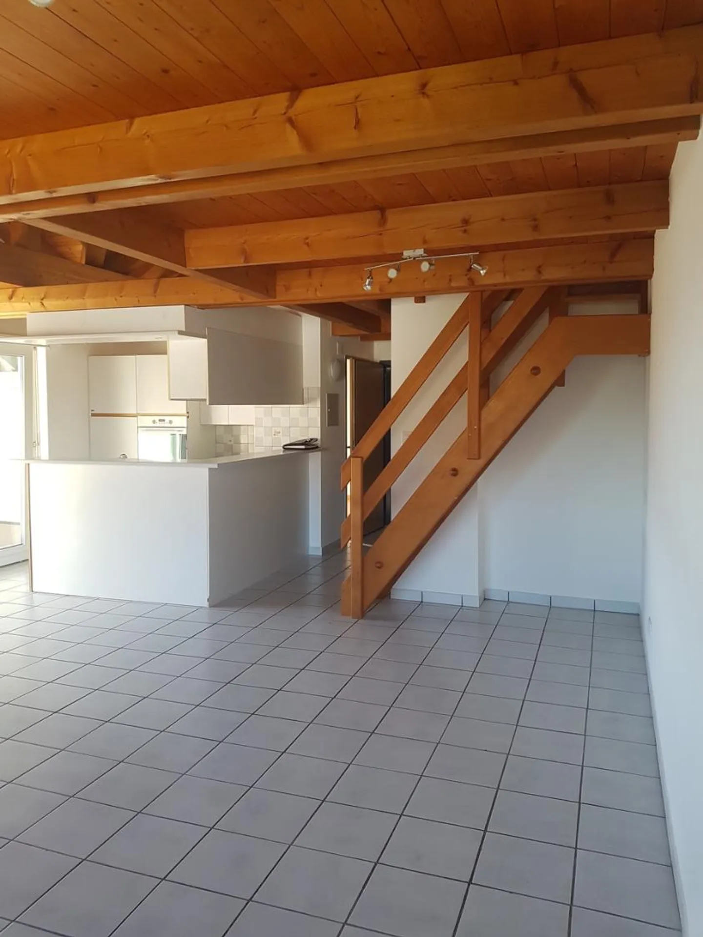 Charmantes Duplex mit Galerie - Foto 2 von 7