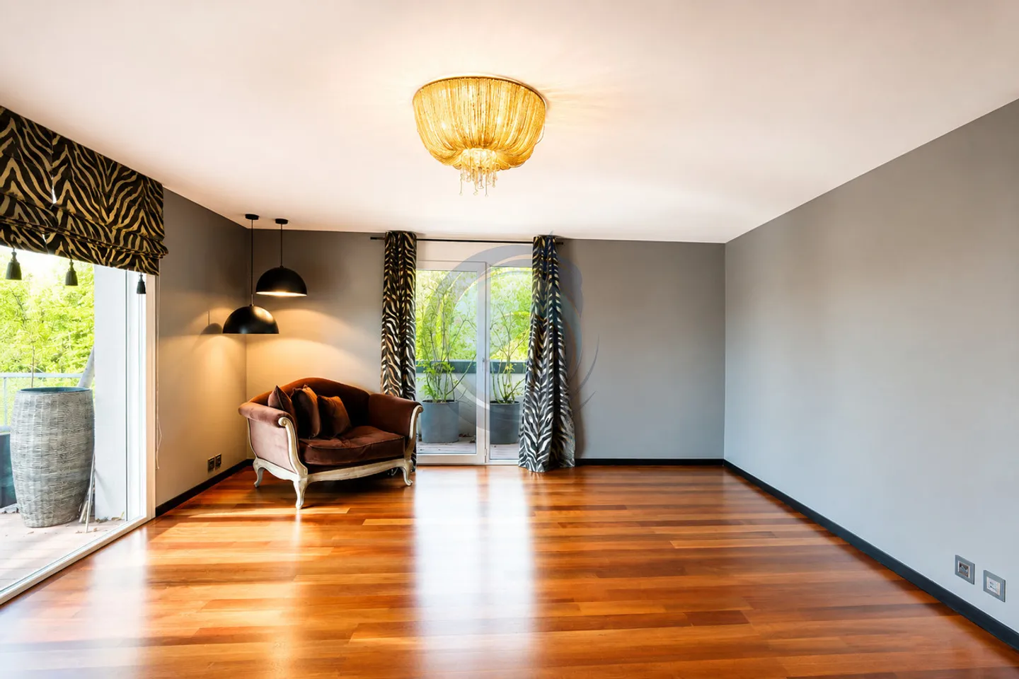 LUXURIOUS DUPLEX APARTMENT WITH LAKE VIEW - Photo 5 of 22
