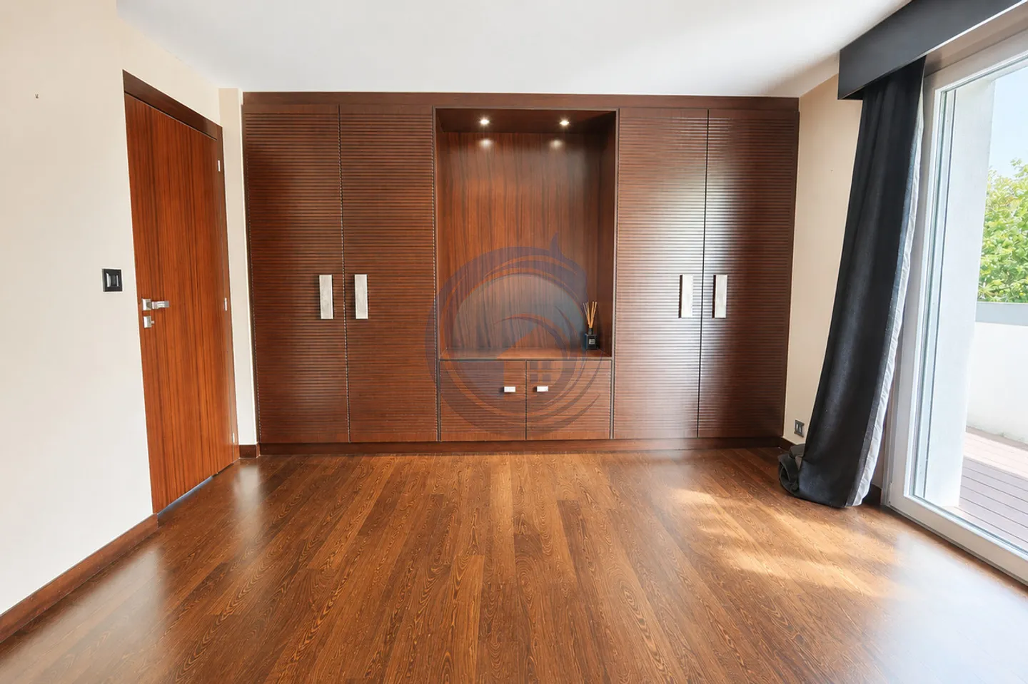 LUXURIOUS DUPLEX APARTMENT WITH LAKE VIEW - Photo 11 of 22