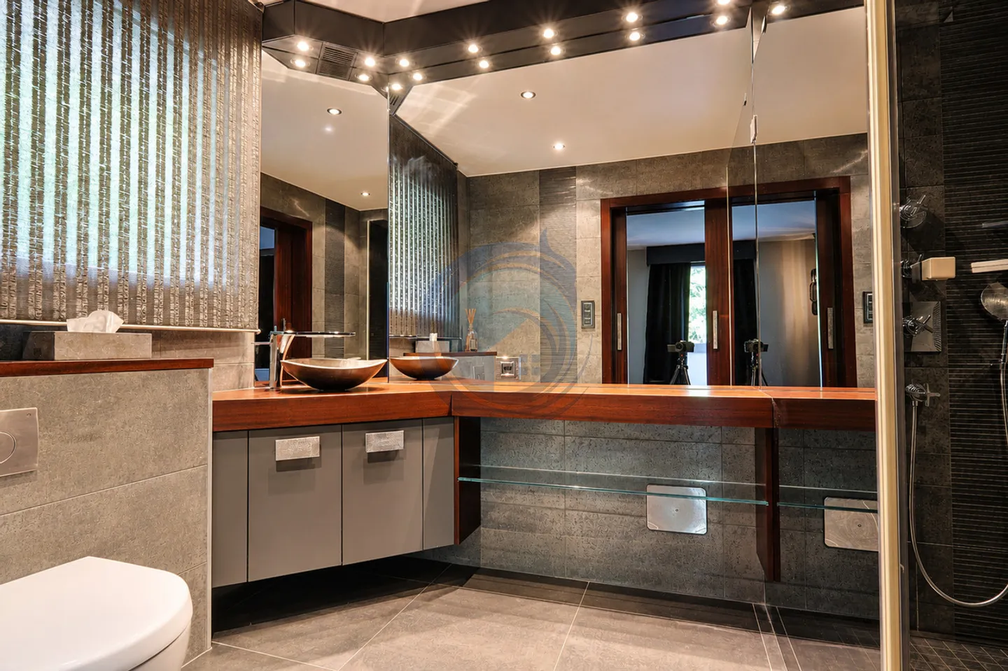 LUXURIOUS DUPLEX APARTMENT WITH LAKE VIEW - Photo 12 of 22