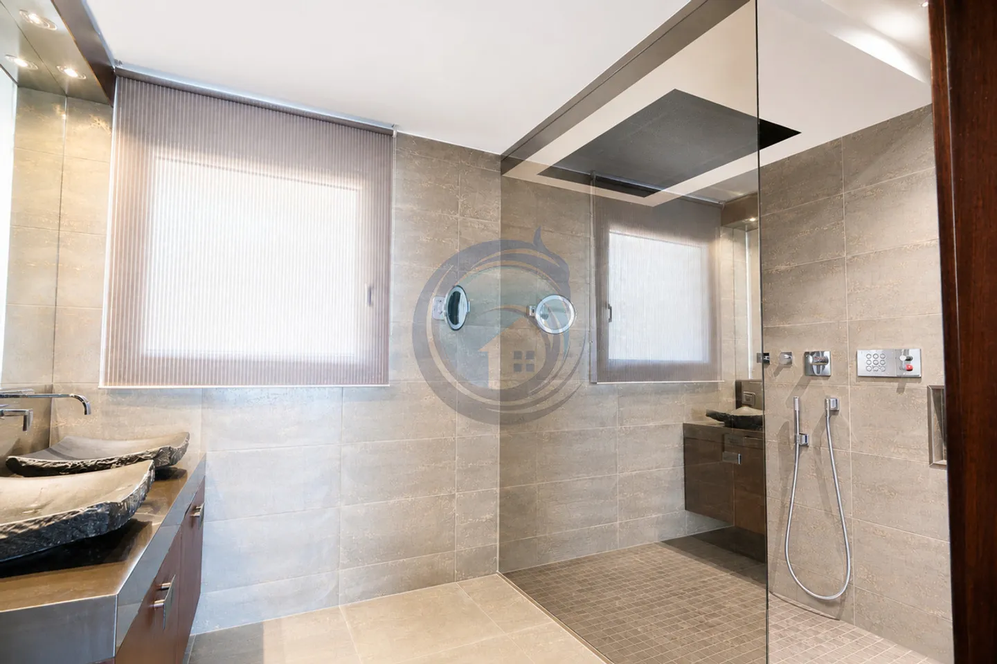 LUXURIOUS DUPLEX APARTMENT WITH LAKE VIEW - Photo 16 of 22