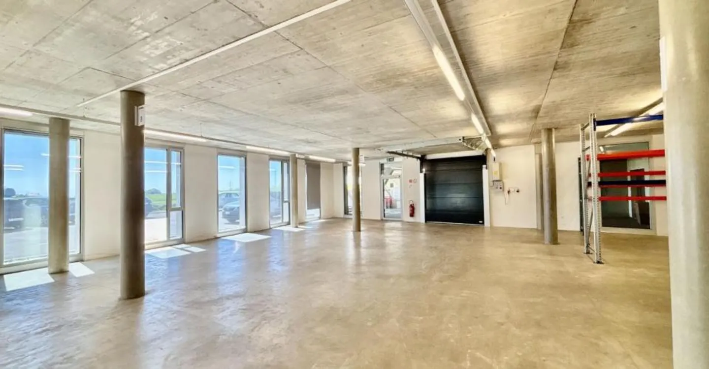 Vaud local storage showroom depot for rent in Budron Mont-sur-Lausanne - Photo 5 of 11