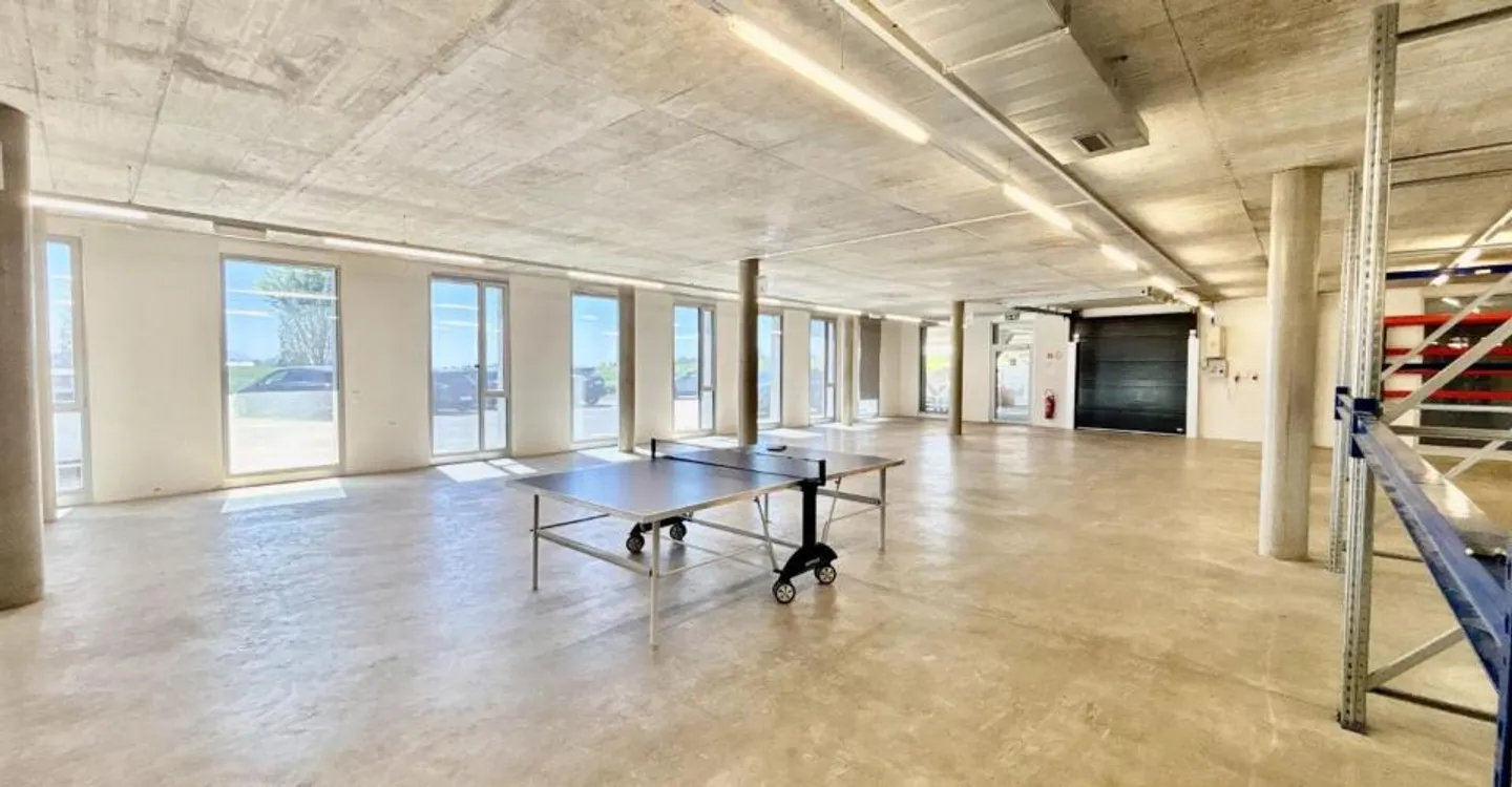 Vaud local storage showroom depot for rent in Budron Mont-sur-Lausanne - Photo 7 of 11