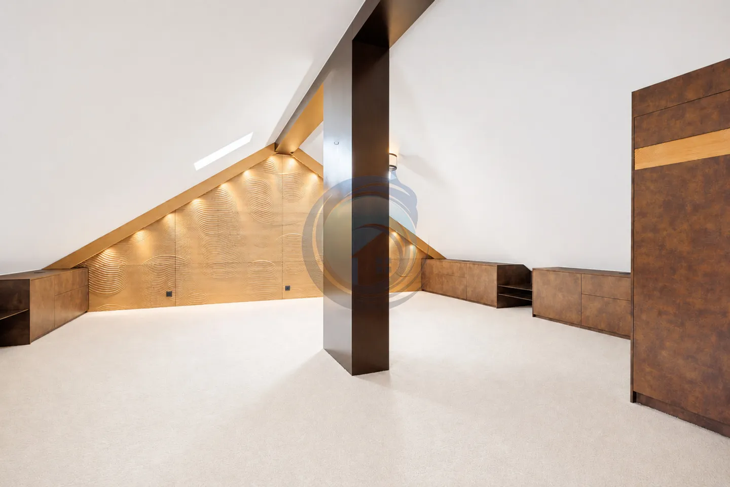 LUXURIOUS DUPLEX APARTMENT WITH LAKE VIEW - Photo 19 of 22