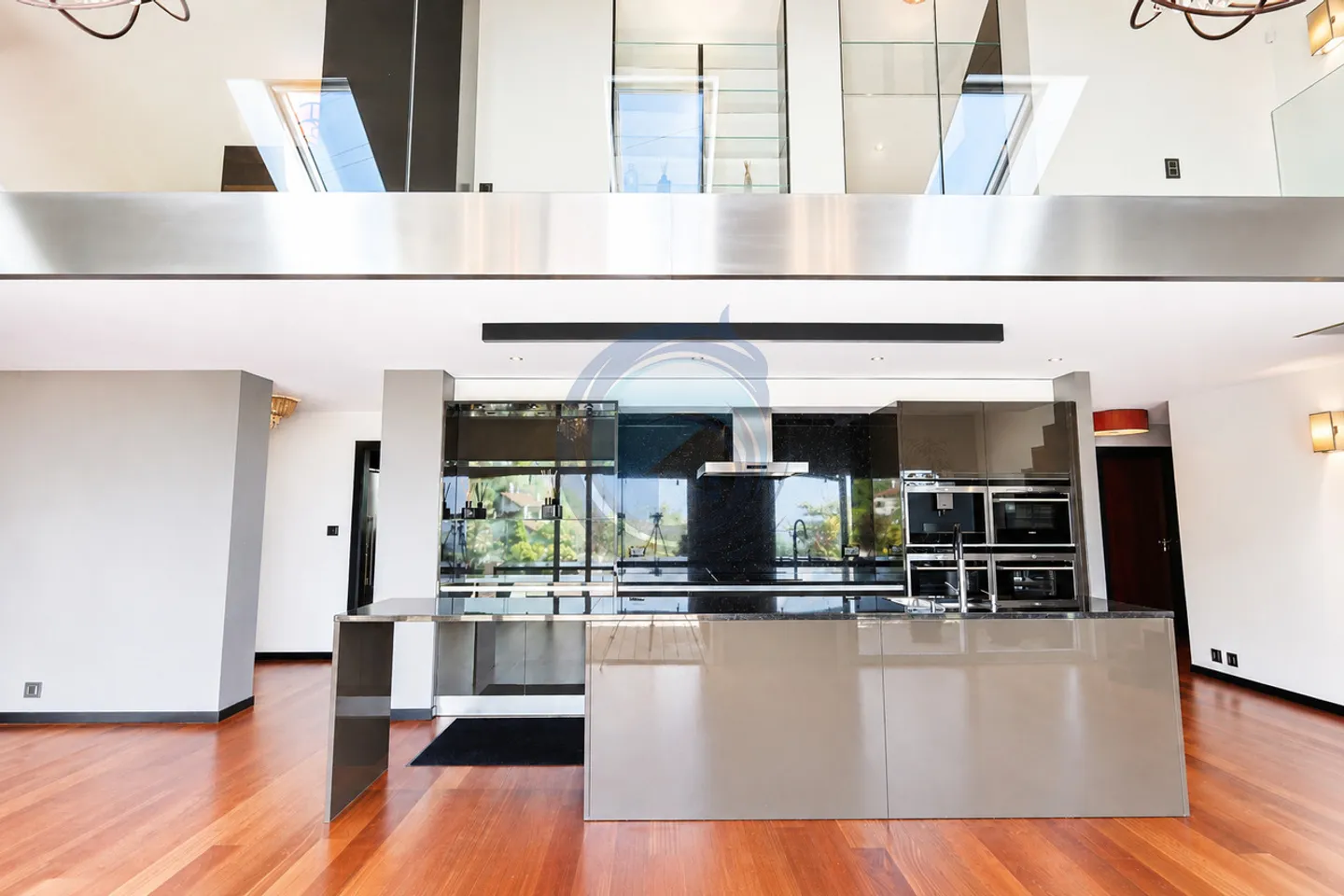 LUXURIOUS DUPLEX APARTMENT WITH LAKE VIEW - Photo 7 of 22