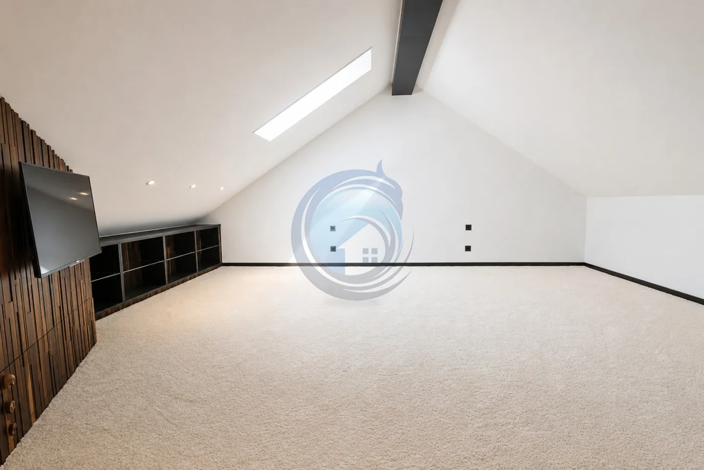 LUXURIOUS DUPLEX APARTMENT WITH LAKE VIEW - Photo 20 of 22