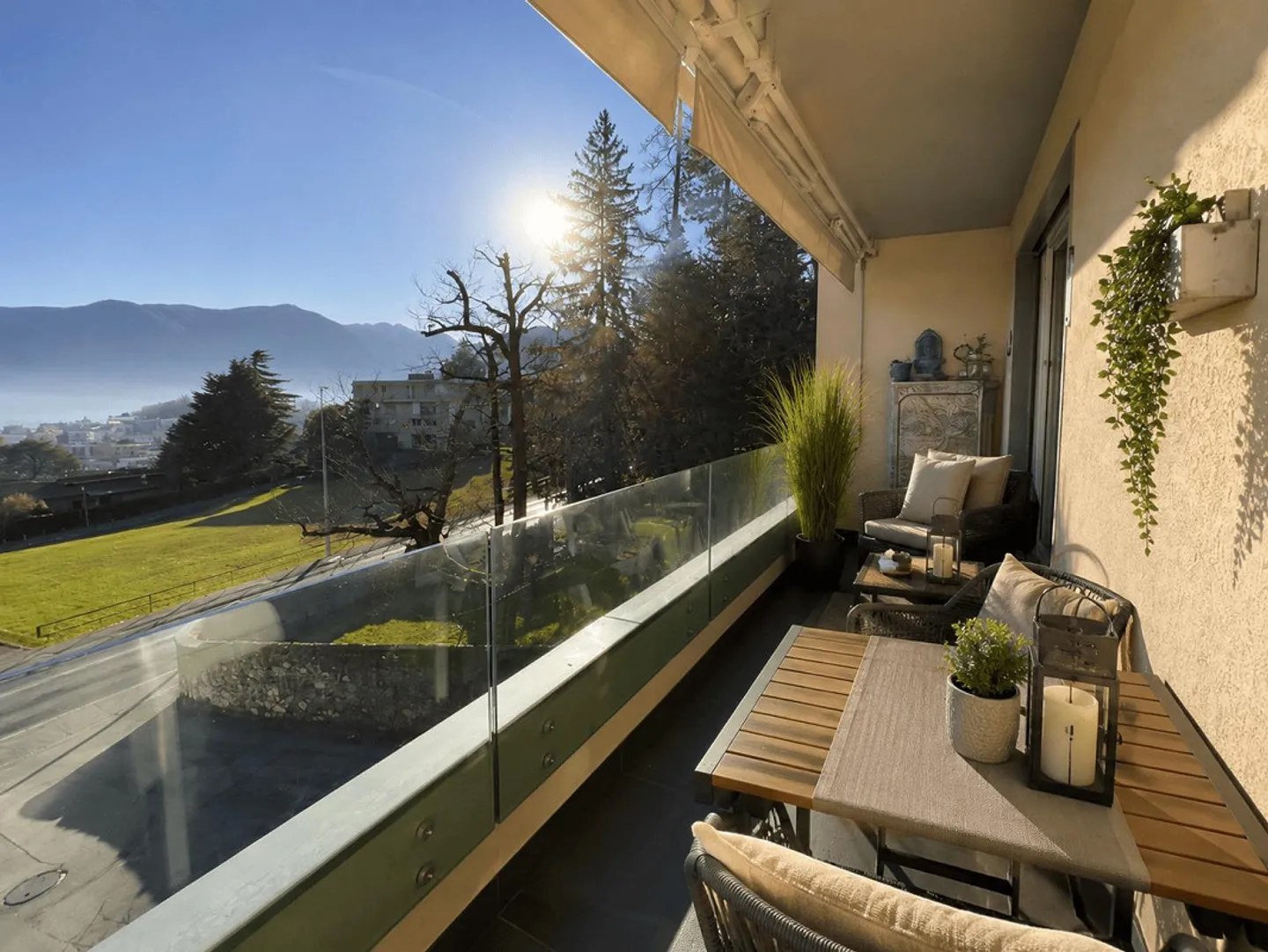 SPACIOUS 2.5 APARTMENT WITH LAKE VIEW AND OUTDOOR PARKING - Photo 1 of 13