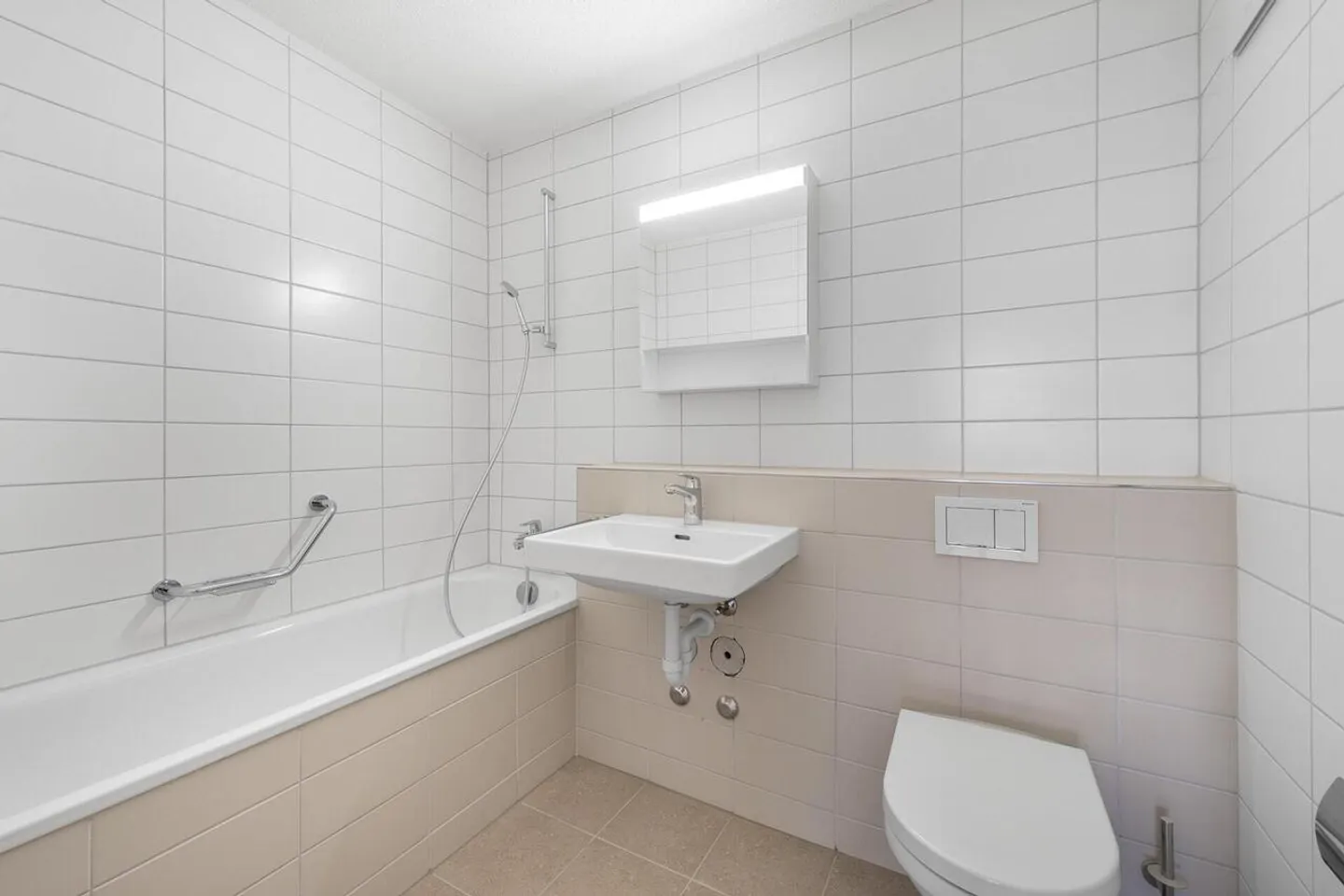 Renovated Family Apartment in Child-Friendly Location - Rent Without Deposit! - Photo 6 of 7