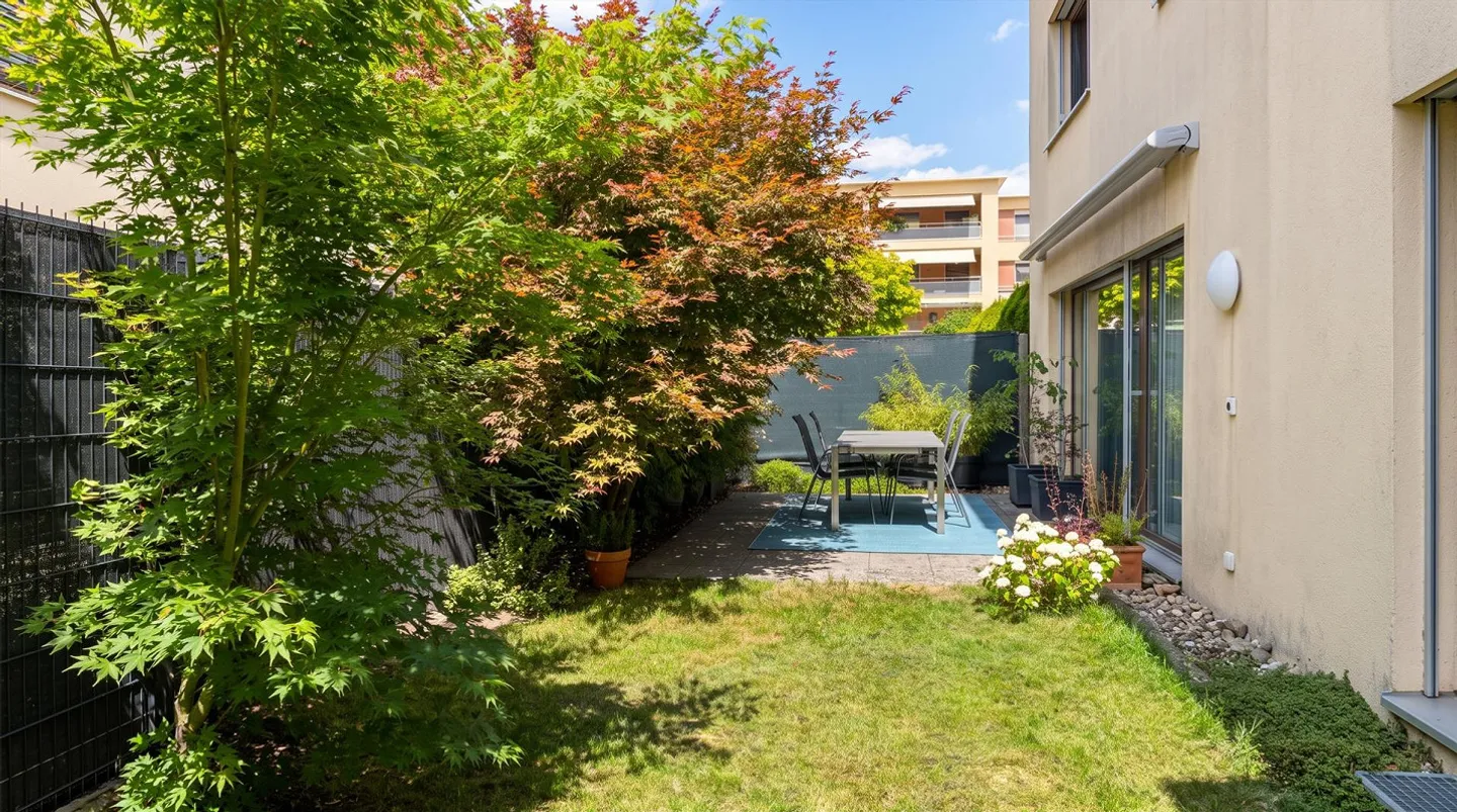 Casa Atrium di 5,5 stanze: Oasi abitativa luminosa con vista sulle montagne - Foto 6 di 11