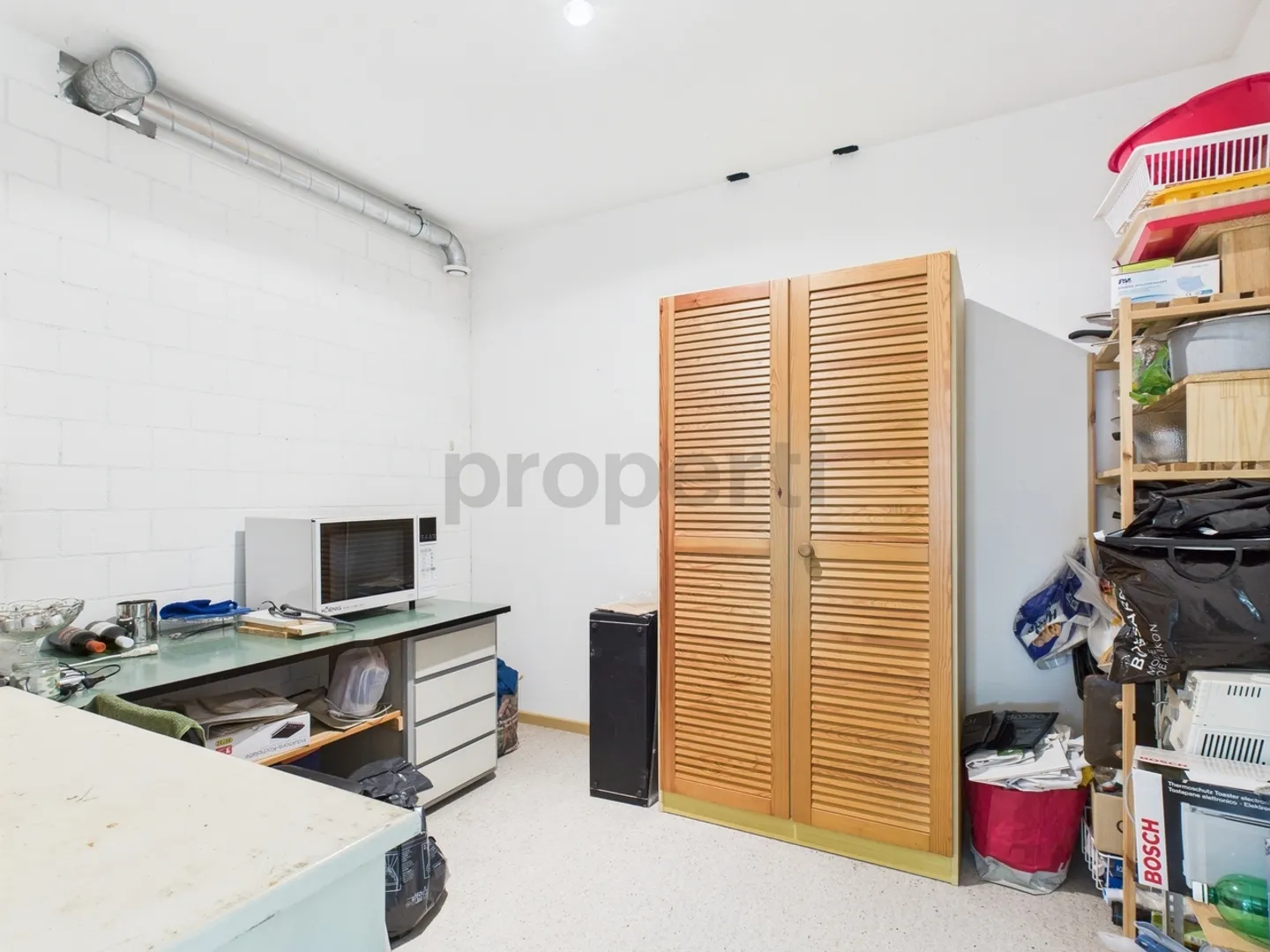 Versatile commercial or hobby rooms in District 11 - Photo 5 of 8