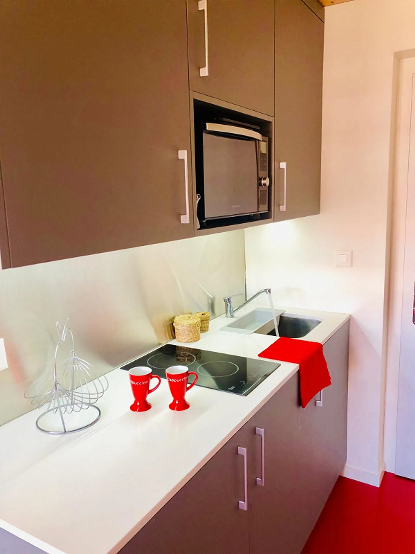 Furnished studio for students - CHF 300.00 voucher offered! - Photo 2 of 8