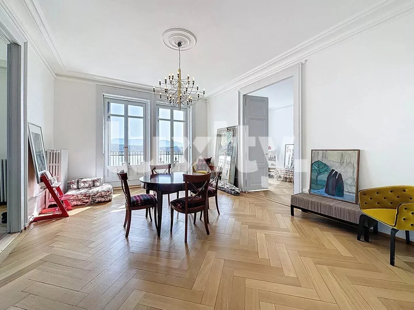 Appartamento Haussmanniano Spazioso con Vista sulla Fontana - Foto 3 di 3