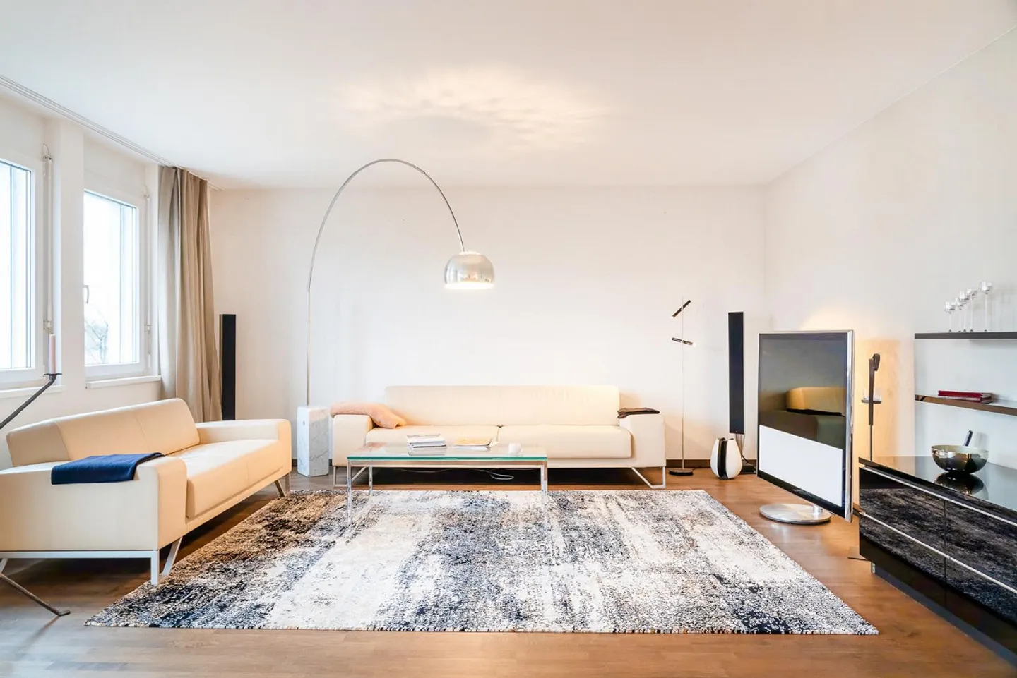 VOTRE NOUVEAU FOYER - APPARTEMENT DE 4,5 PIÈCES À GREIFENSEE - Photo 3 sur 12