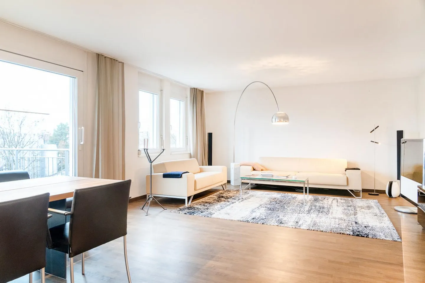 VOTRE NOUVEAU FOYER - APPARTEMENT DE 4,5 PIÈCES À GREIFENSEE - Photo 4 sur 12