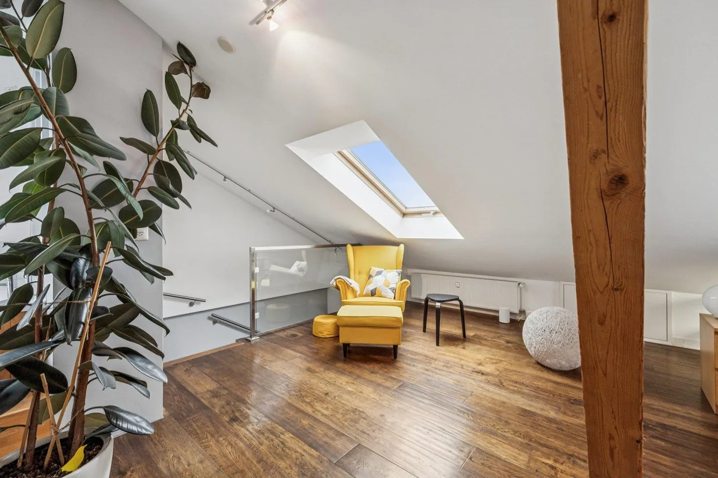 Maisonette élégante avec vue et flair urbain - Photo 11 sur 16