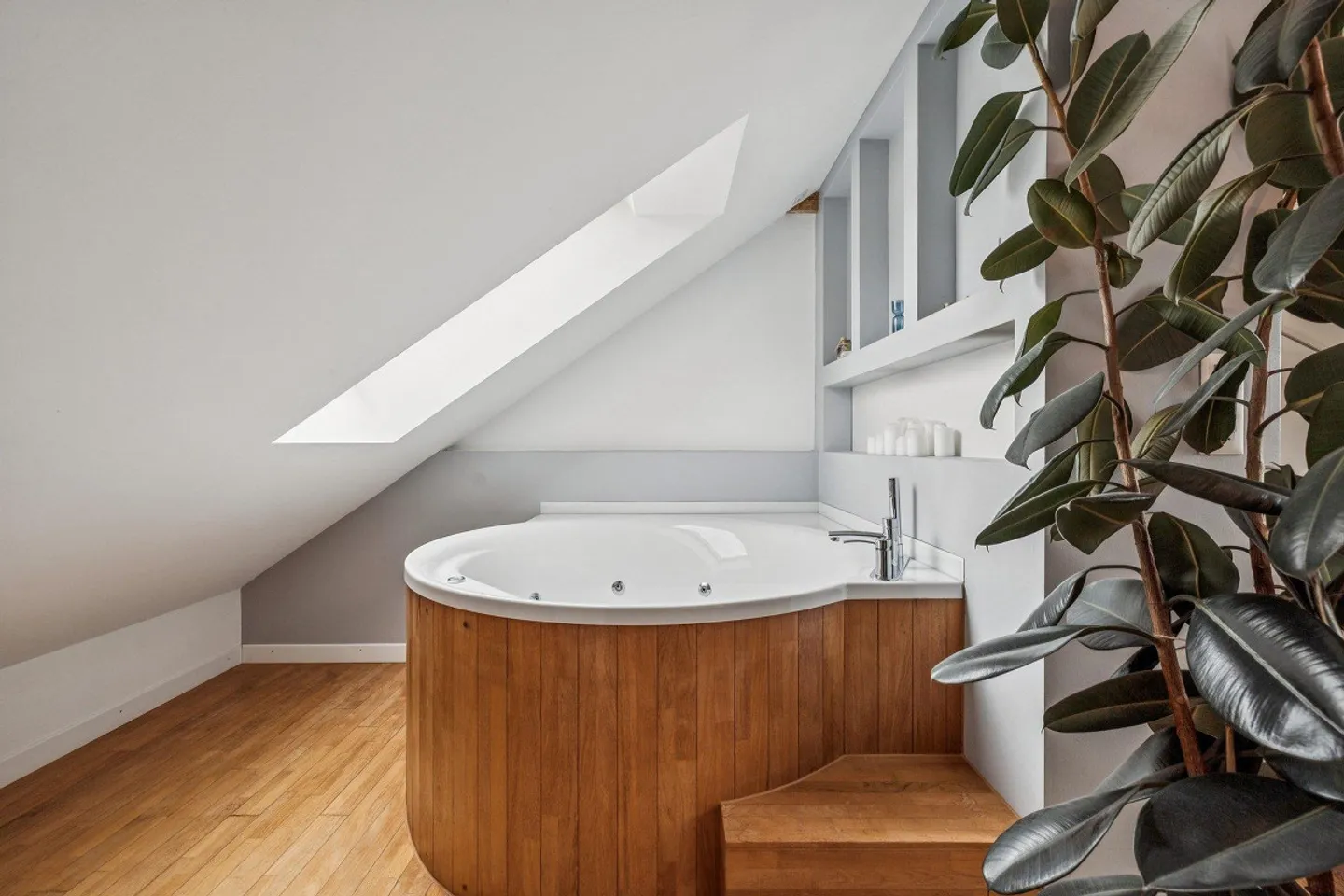 Maisonette élégante avec vue et flair urbain - Photo 14 sur 16