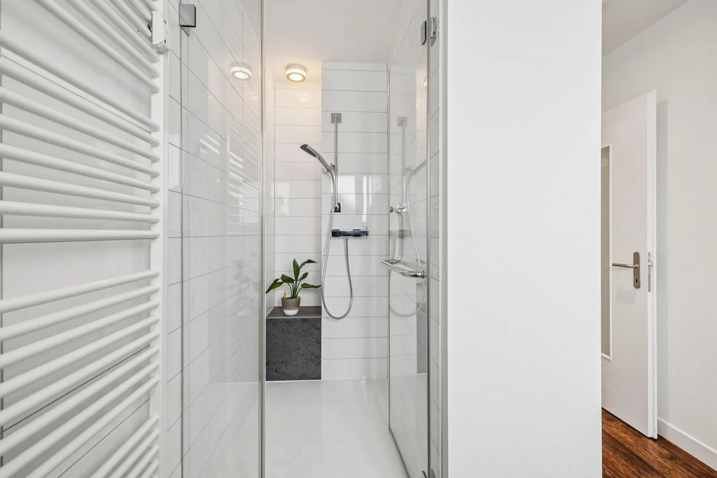 Maisonette élégante avec vue et flair urbain - Photo 10 sur 16