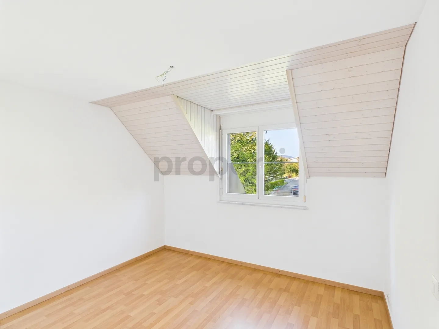 Unique 4.5-room penthouse with fireplace in Laufen, Canton BL - Photo 7 of 13