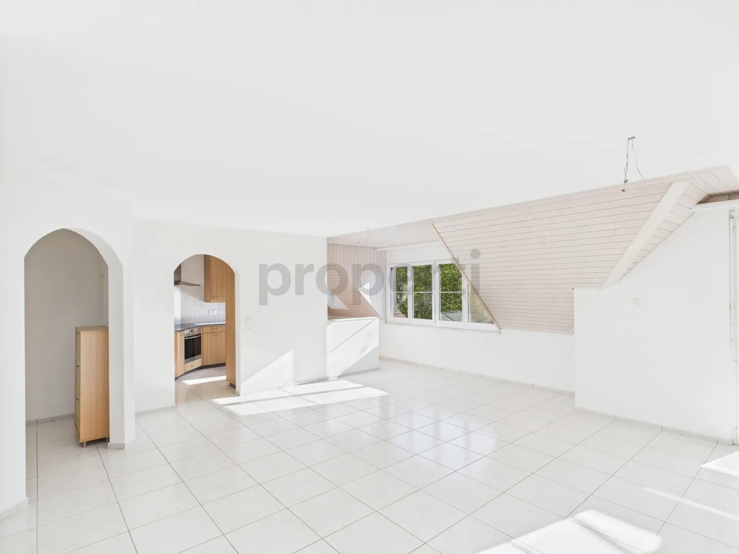 Unique 4.5-room penthouse with fireplace in Laufen, Canton BL - Photo 8 of 13