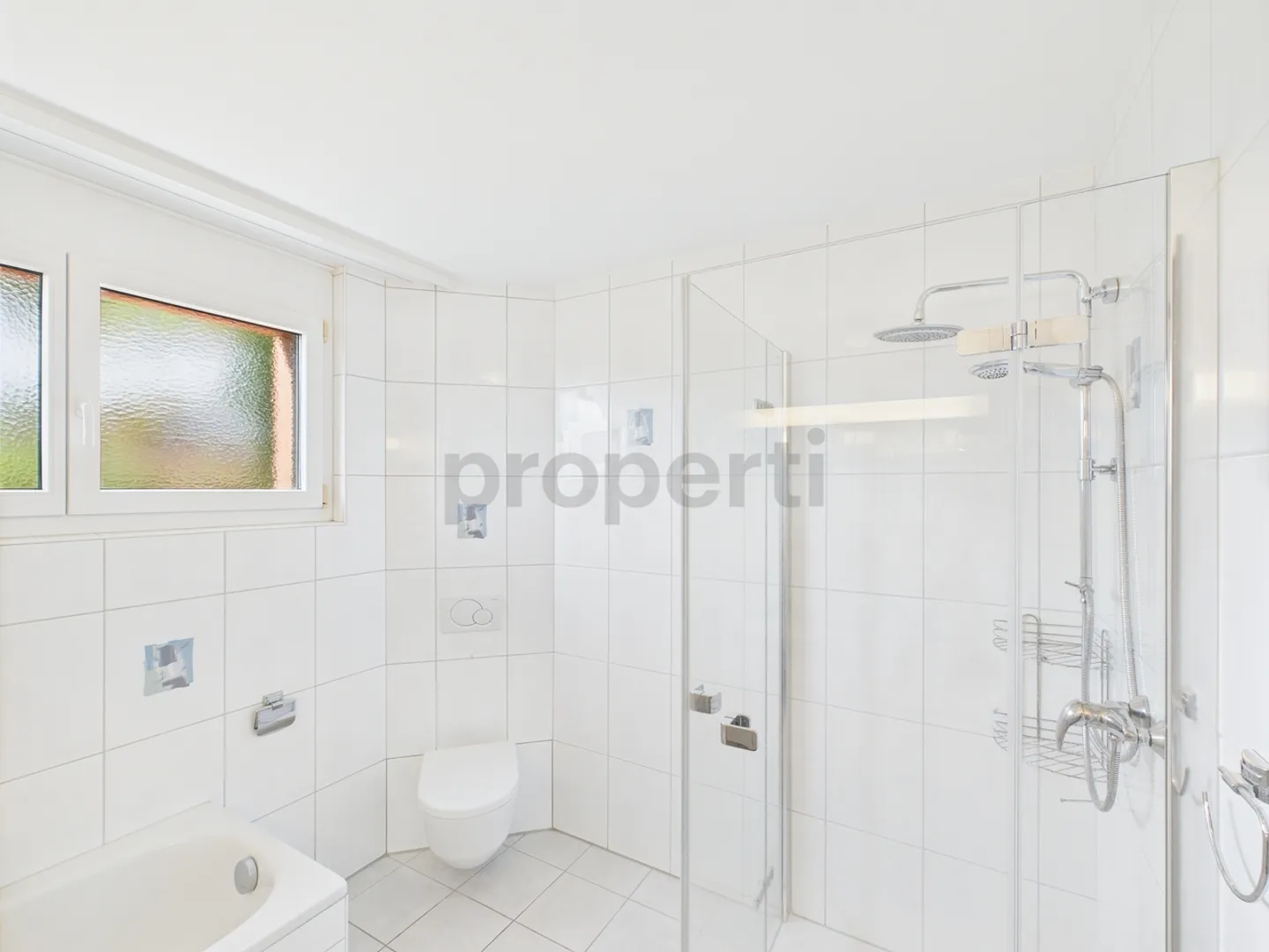 Unique 4.5-room penthouse with fireplace in Laufen, Canton BL - Photo 10 of 13