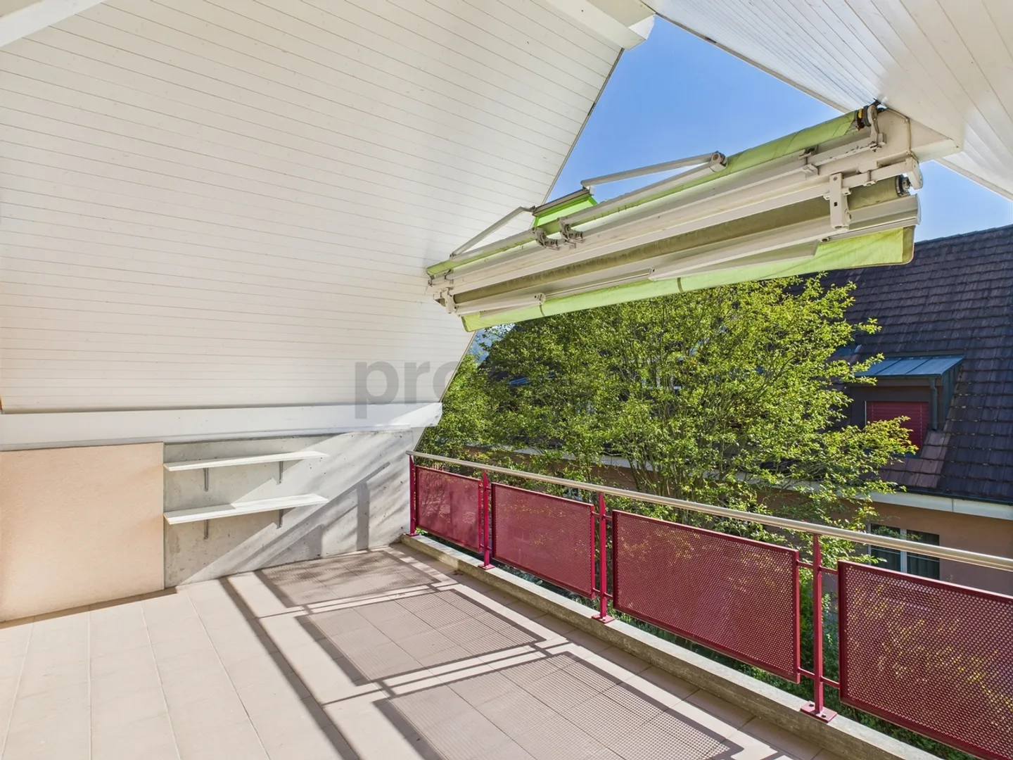 Unique 4.5-room penthouse with fireplace in Laufen, Canton BL - Photo 11 of 13