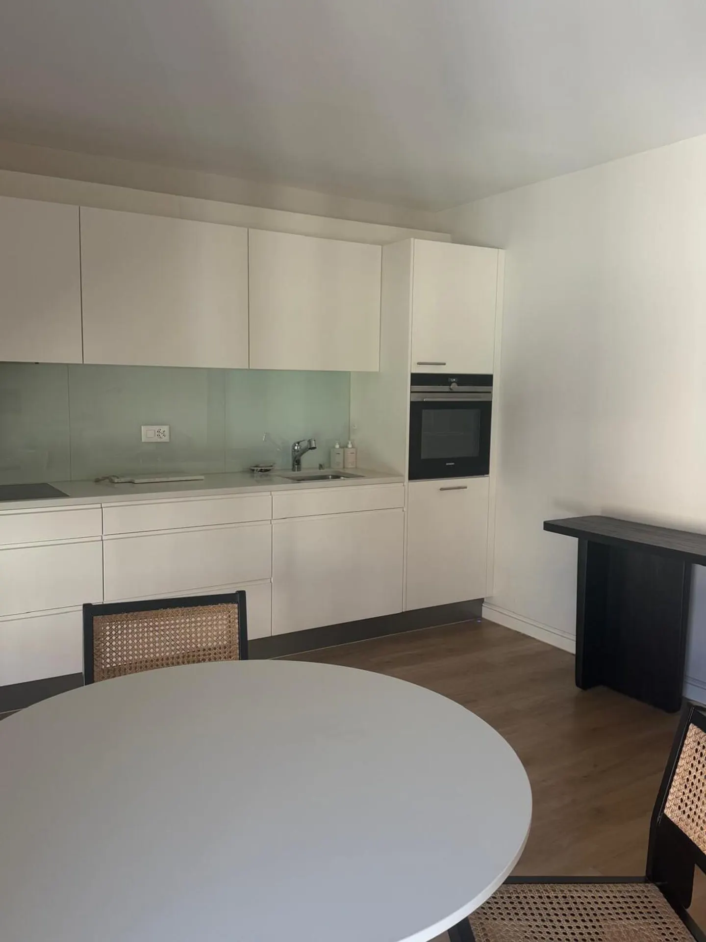 APPARTAMENTO 2 LOCALI A ZURIGO - DISTRETTO 8 SEEFELD/MÜHLEBACH, ARREDATO, TEMPORANEO - Foto 4 di 10