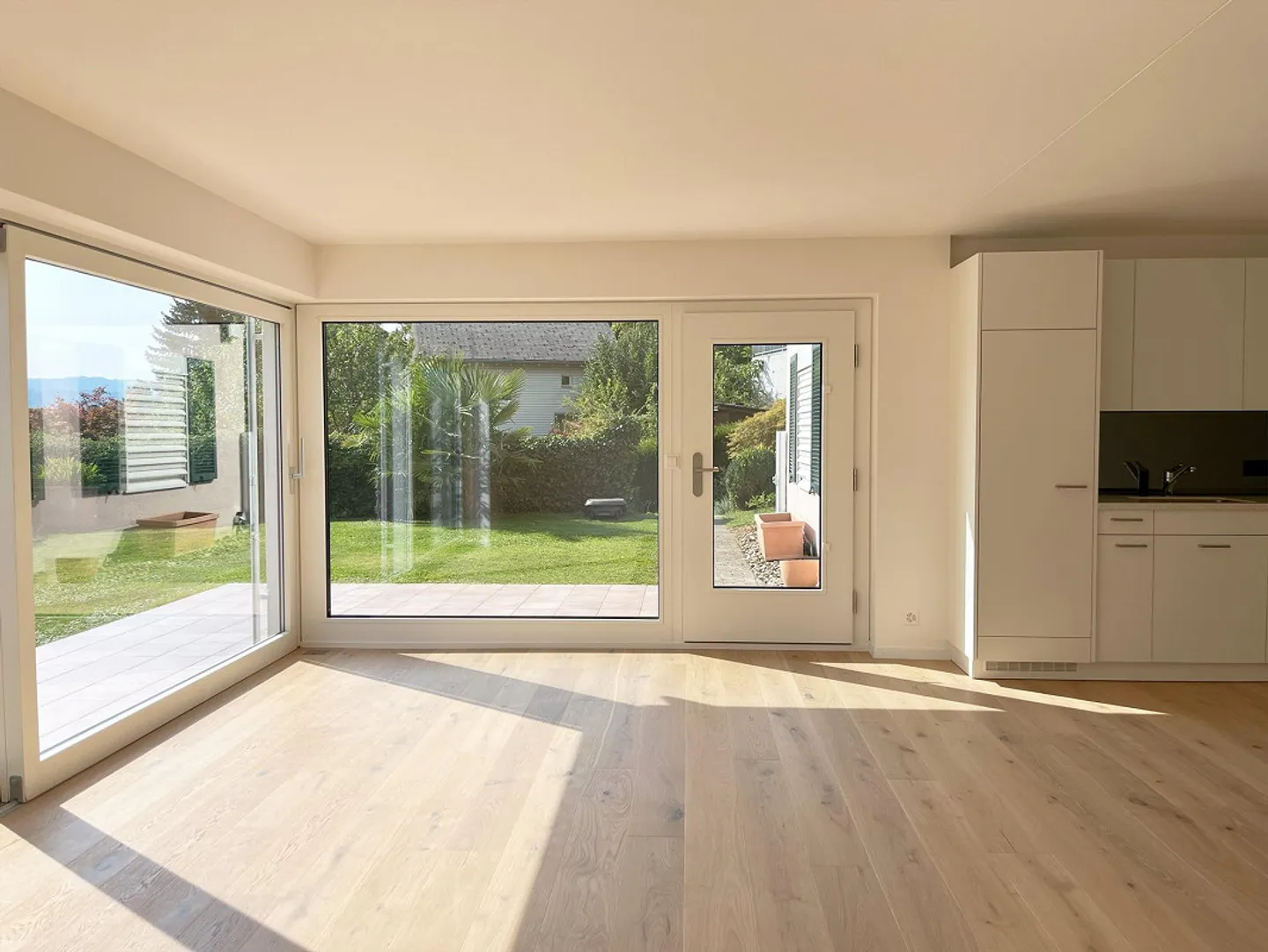 Charming 3½-room apartment with terrace, garden, and lake view - Photo 1 of 7