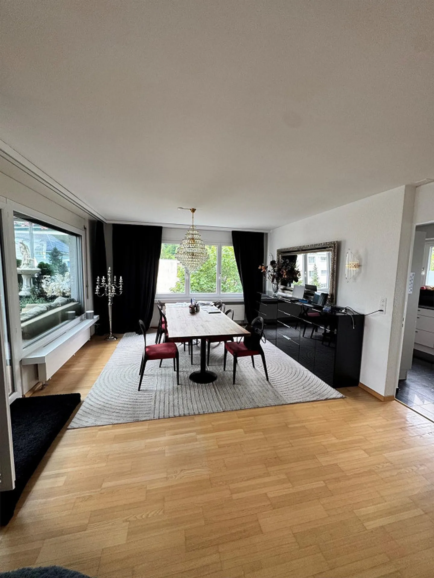 À louer dans un quartier calme, lumineux appartement en attique de 5,5 pièces - Photo 1 sur 13