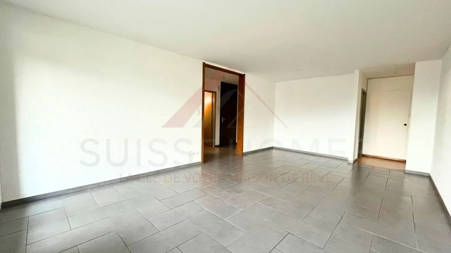 Vista panoramica eccezionale - Magnifico appartamento ristrutturato di 3,5 locali a Delémont - Foto 2 di 13