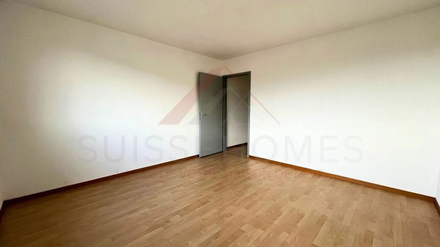 Vista panoramica eccezionale - Magnifico appartamento ristrutturato di 3,5 locali a Delémont - Foto 7 di 13