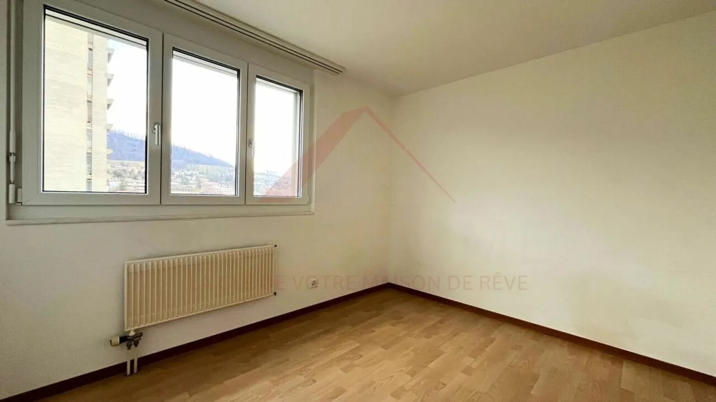 Vista panoramica eccezionale - Magnifico appartamento ristrutturato di 3,5 locali a Delémont - Foto 9 di 13